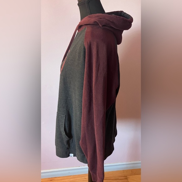 Tentree adult hoodie with pouch Size M/L - Picture 4 of 6